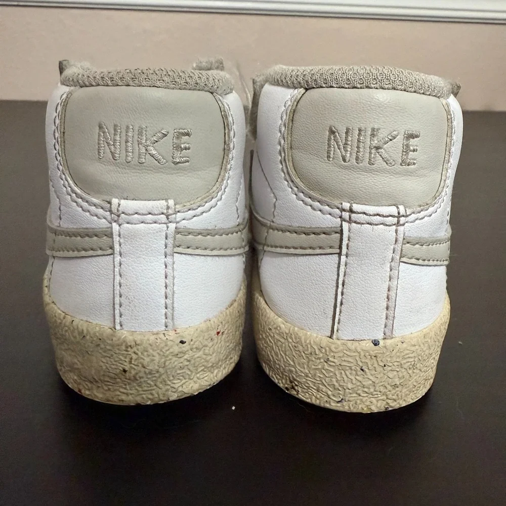 Nike Blazer Mid '77 Sneakers Toddler 6 White Beige Leather Lace-Up Classic Shoes